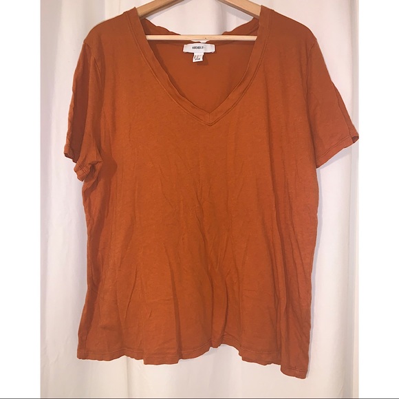 Forever 21 Tops - FOREVER 21 plus v neck tee shirt